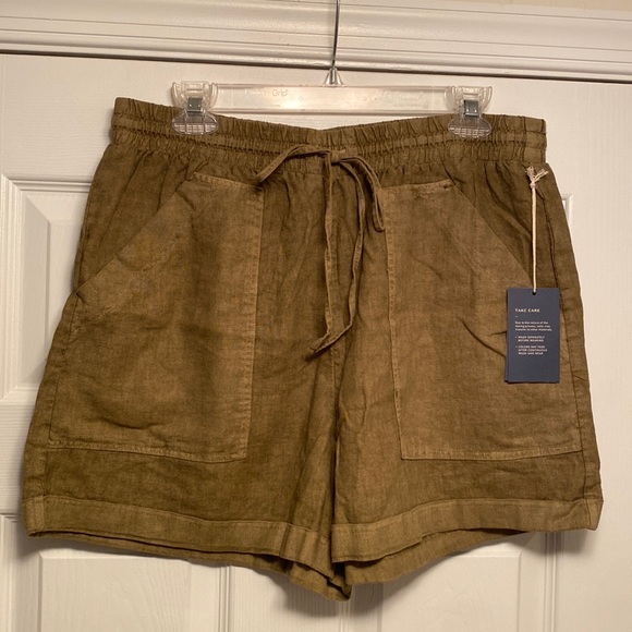 Universal Thread Pants - Brand New Universal Thread Olive Shorts…size L